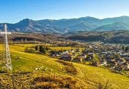 apriltsi-panorama